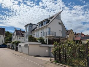 Garagen + Außenansicht Haus